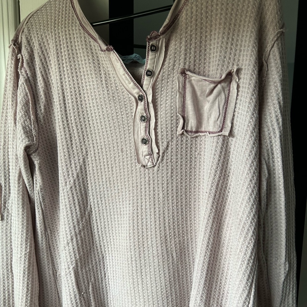 Super cute sweater long sleeve lined shirt